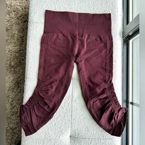 Lululemon Women’s In The Flow Crop Ribbed Ruched Seamless Leggings Size 4
